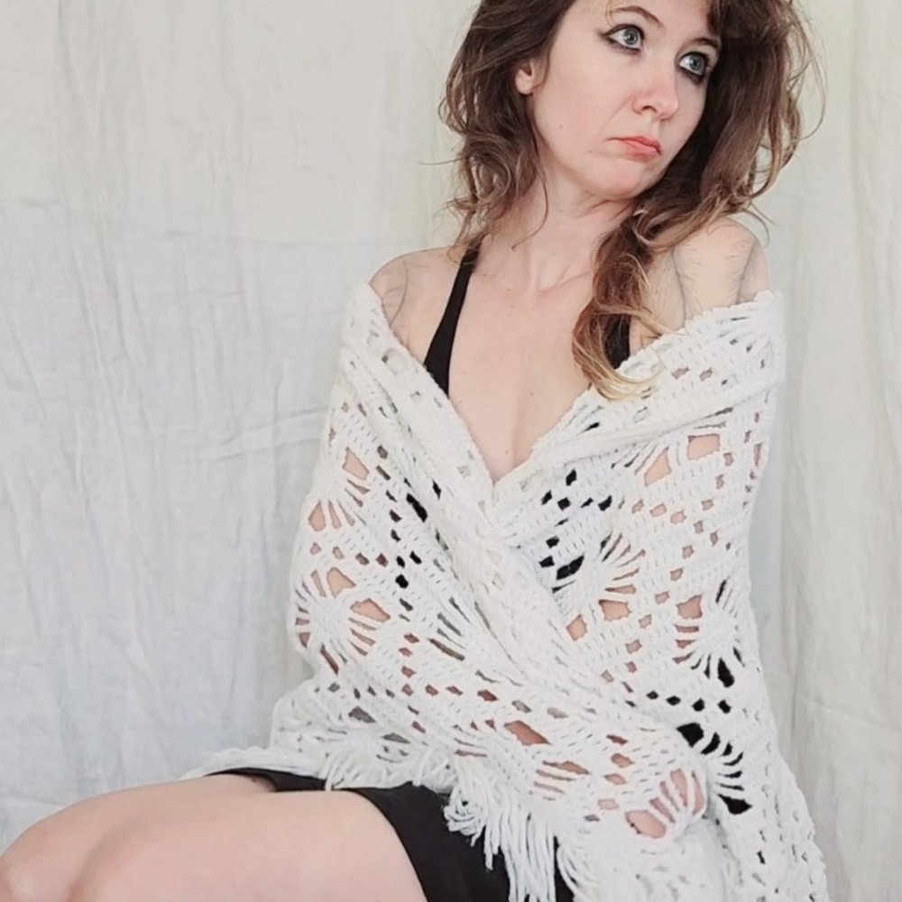 white cottagecore granny shawl, Vintage 1970 handmade fringe crochet shrug scarf - Picture 2 of 16